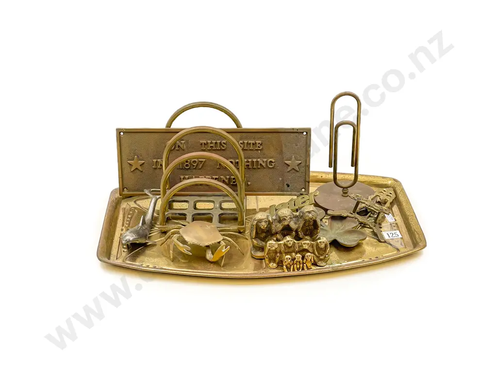 Qty of Assorted Decorative Brassware Image 1++
