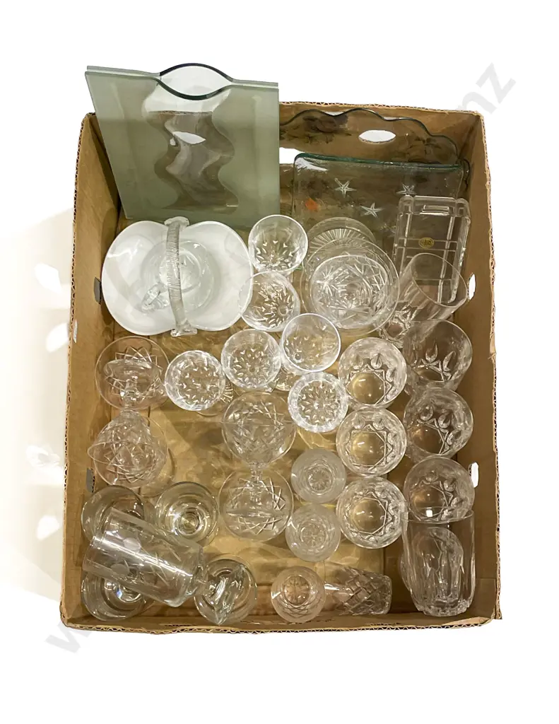 Qty of Assorted Glassware Image 1++