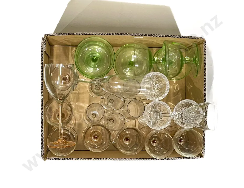Qty of Assorted Glassware Image 1++