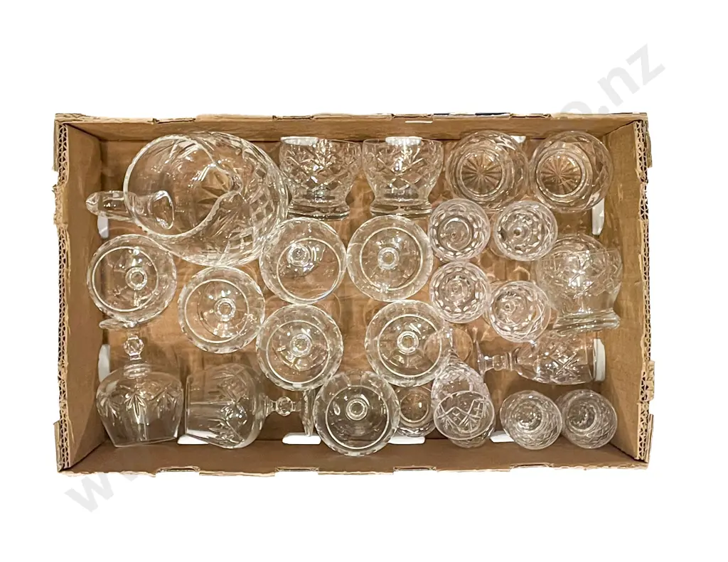 Qty of Assorted Crystal Image 1++