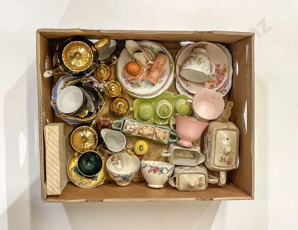 Qty of Assorted Fancy China Image 1++