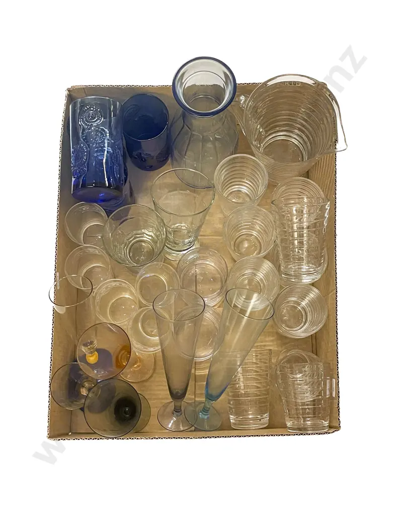 Qty of Assorted Glassware Image 1++