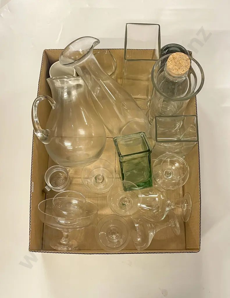 Qty of Assorted Glassware Image 1++