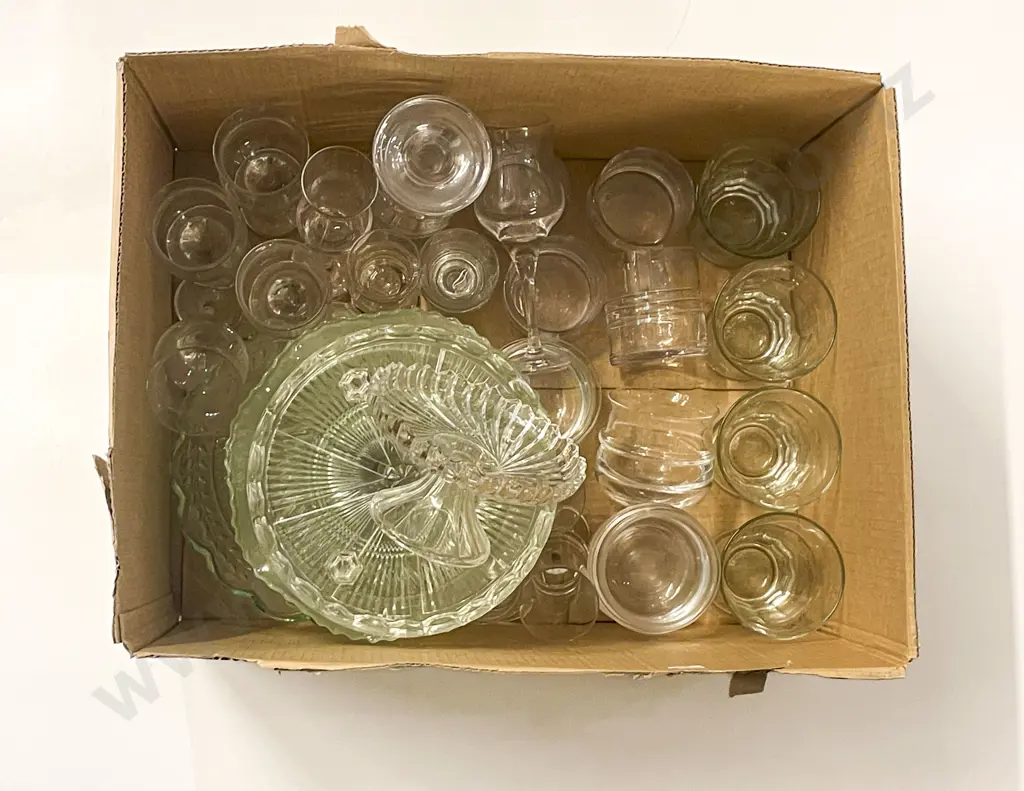 Qty of Assorted Glassware Image 1++