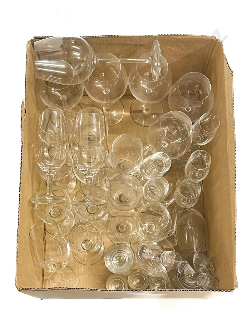 Qty of Assorted Glassware Image 1++