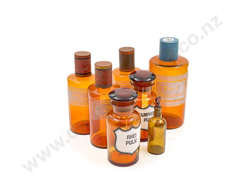 Qty of Assorted Glass Chemist Bottles Image 1++