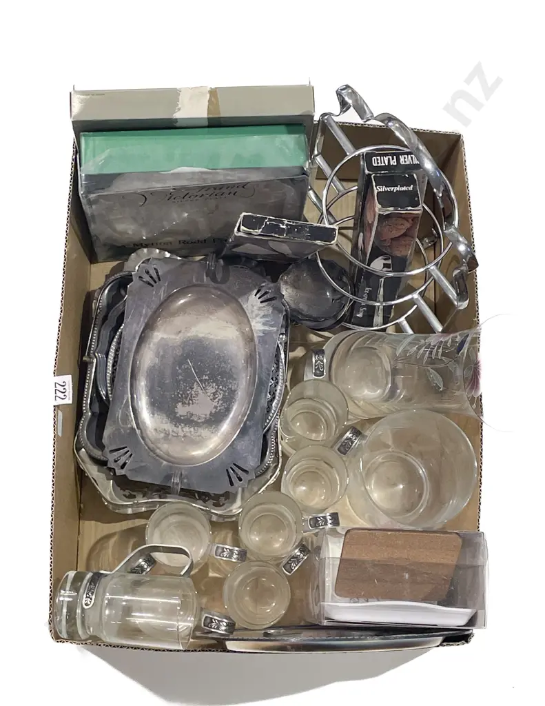 Qty of Assorted Glassware and S/P etc Image 1++