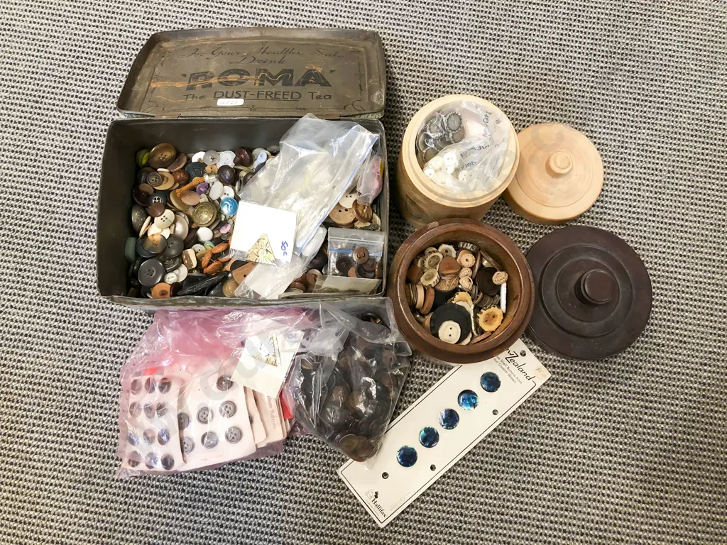 Qty of Assorted Vintage Buttons etc. Image 1++