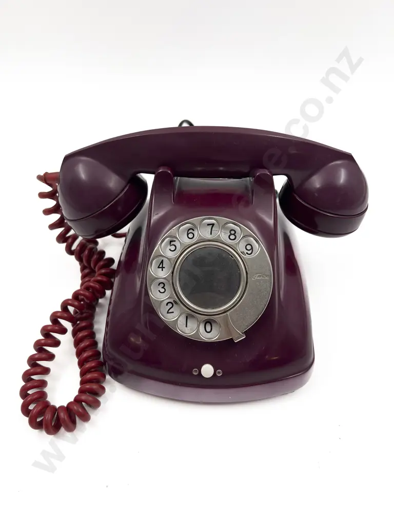 Vintage Maroon Toshiba Telephone Image 1++