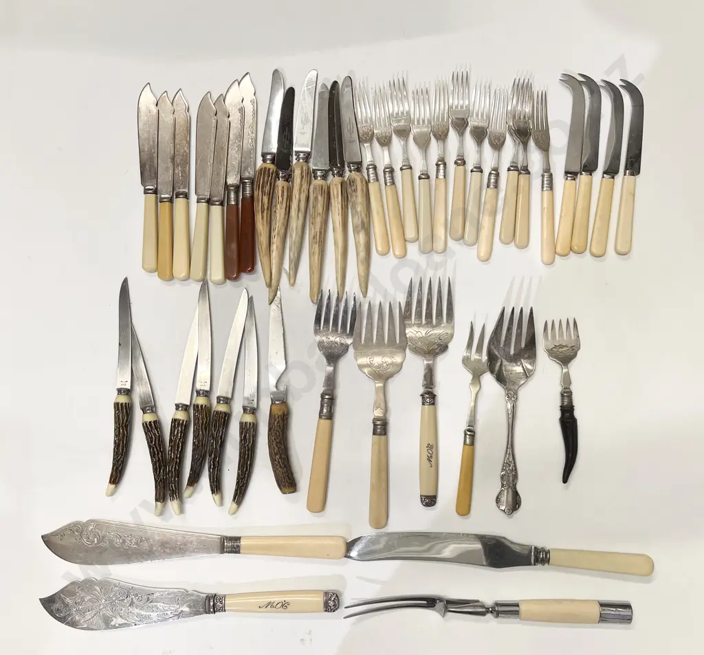 Qty of Assorted Cutlery Image 1++