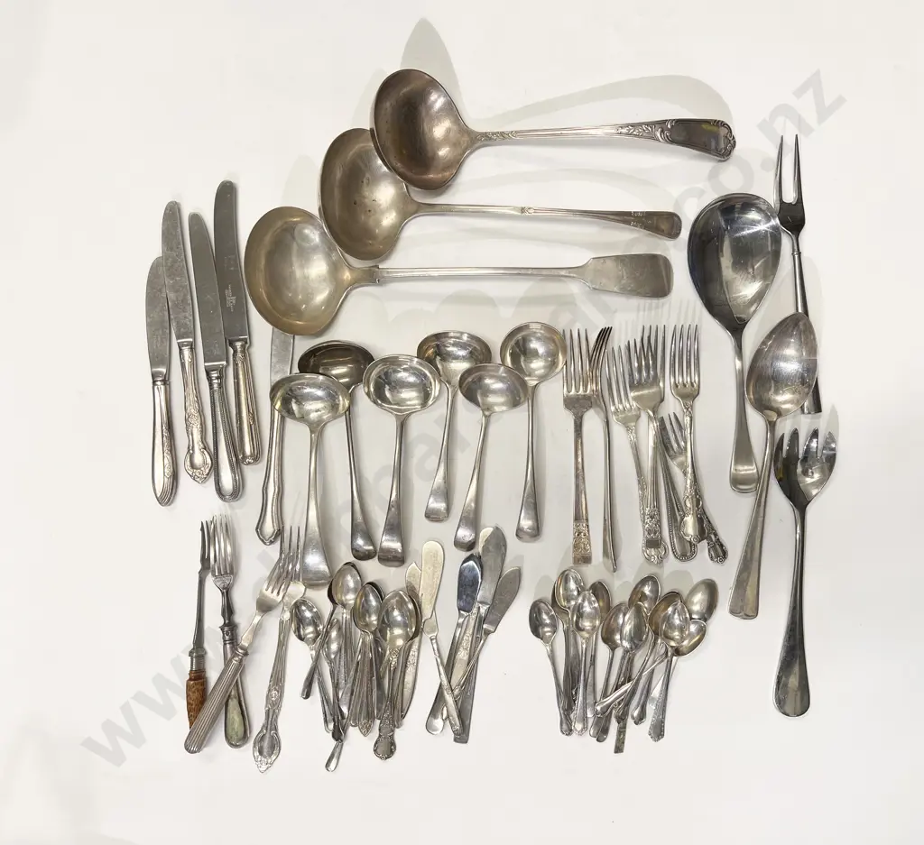 Qty of Assorted Cutlery Image 1++