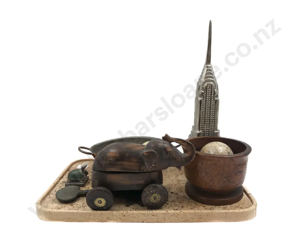Qty of Assorted Vintage Decorative Items Image 1++