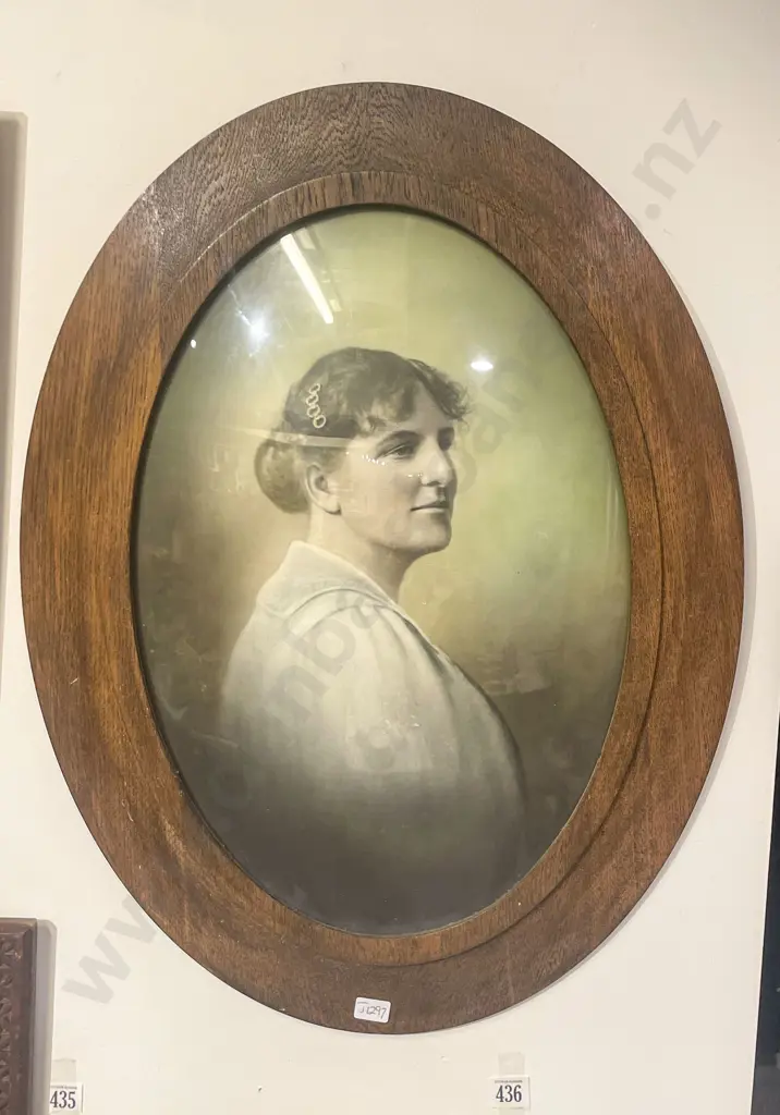 Two Oval Framed Portrait Prints Image 1++