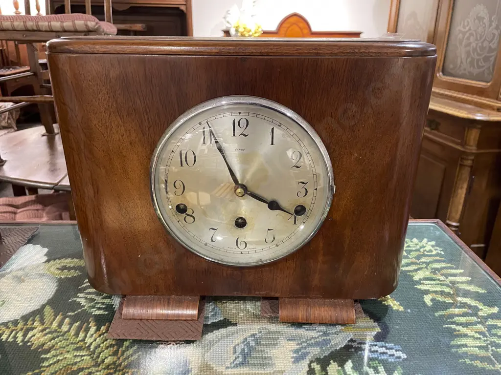Art Deco Mantle Clock Image 1++