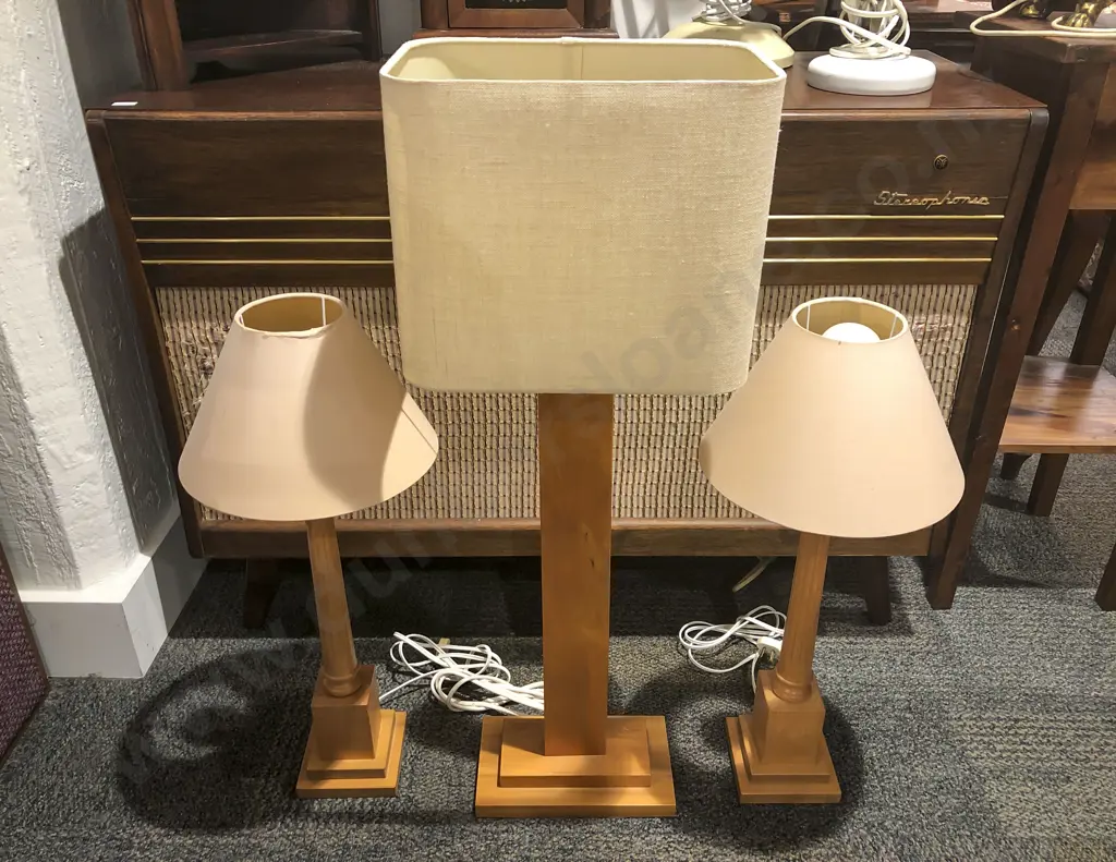 Pair of Table Lamps together with Other Table Lamp Image 1++