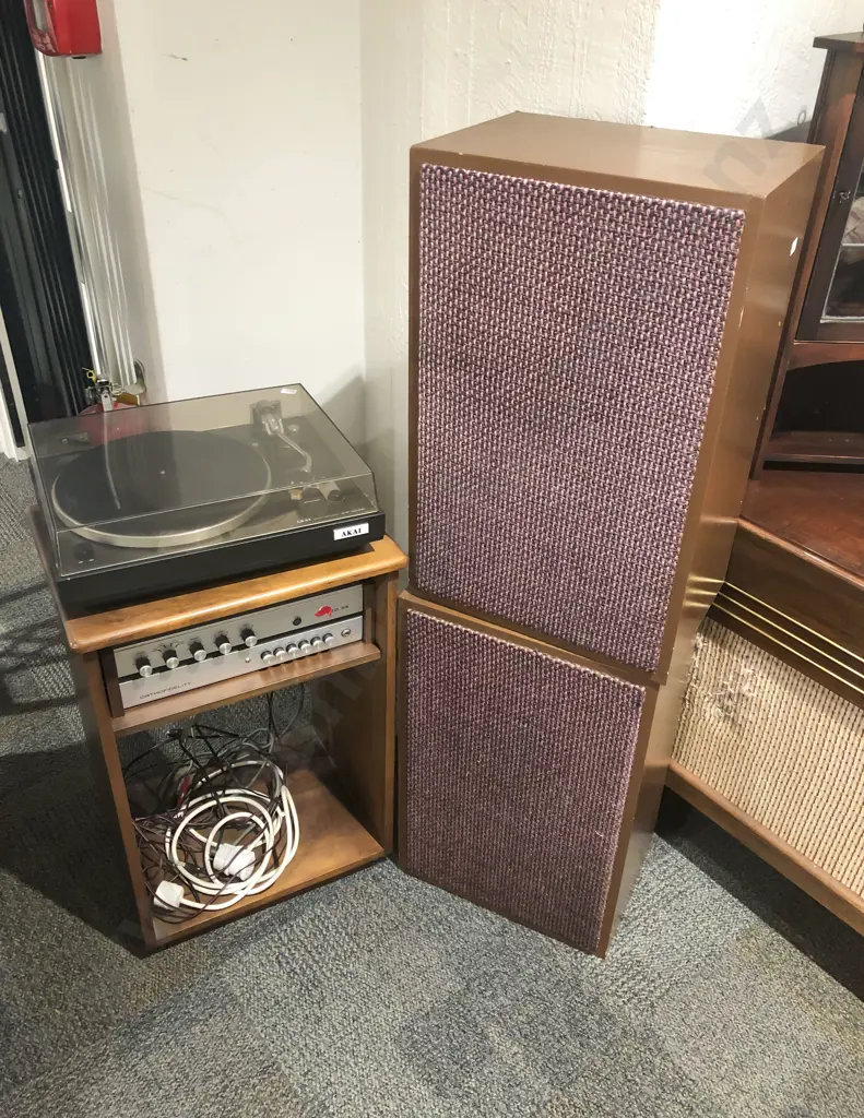 Vintage Stereo System with Speakers and AKAI Turn Table Image 1++