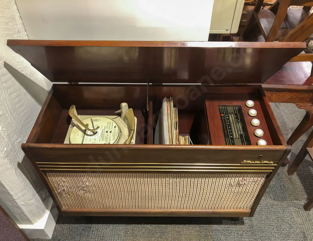 Vintage Pye Radiogram Image 1++