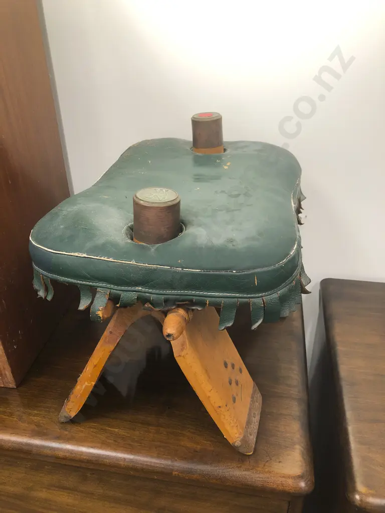 Camel Stool Image 1++