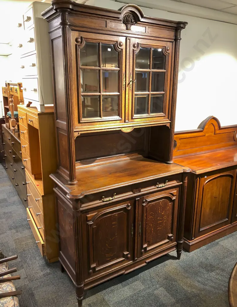 Fine Quality 19th Century Oak Cabinet Bookcase Image 1++