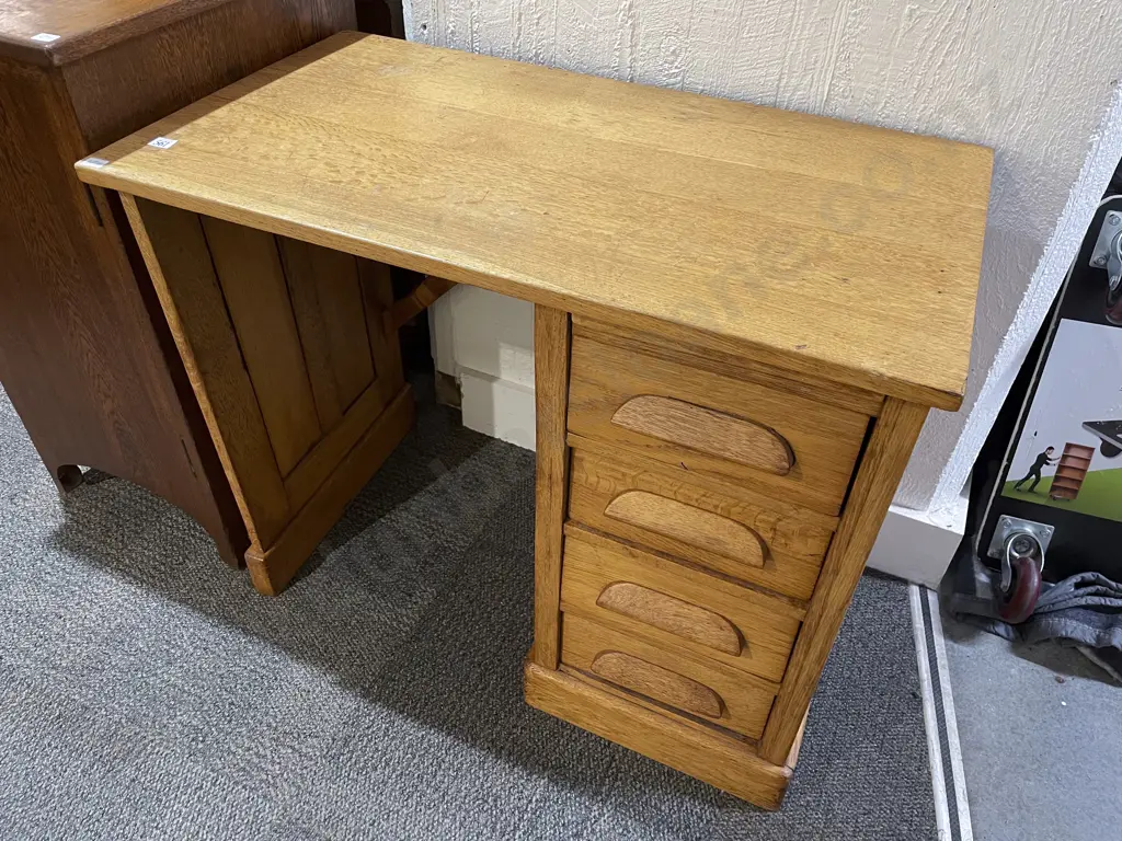 Small Proportion Oak Desk Image 1++