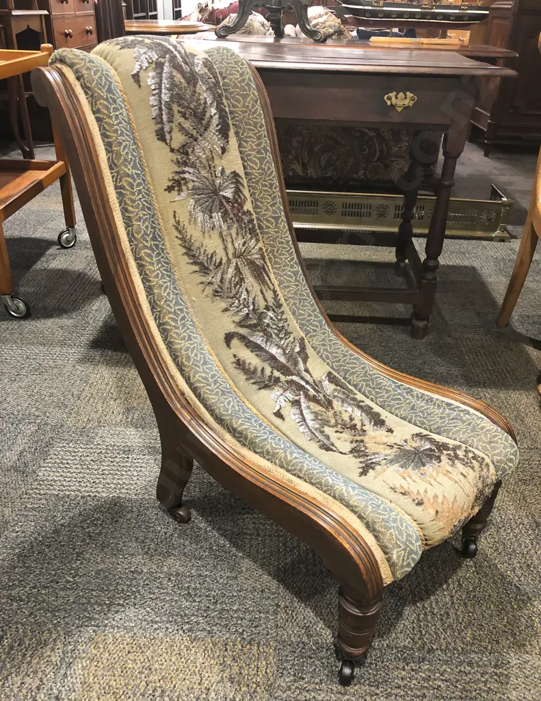 Victorian Esse Chair Image 1++