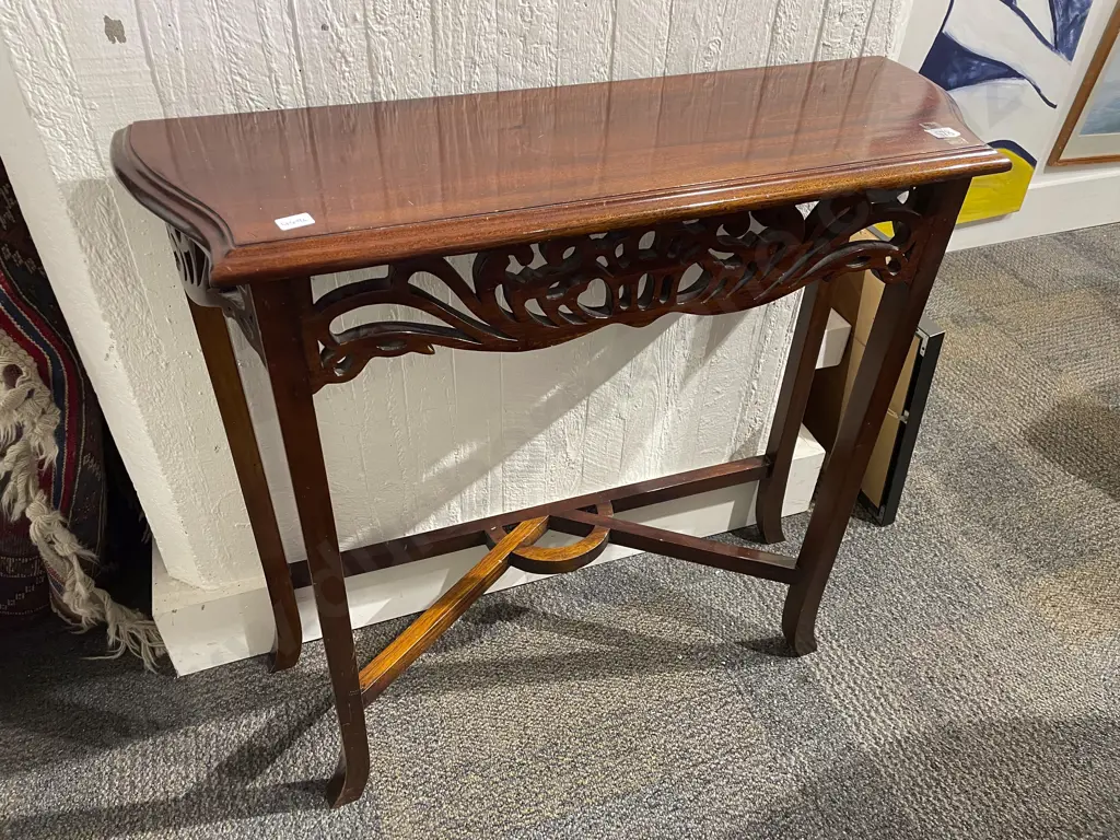 Slender Hall Table Image 1++