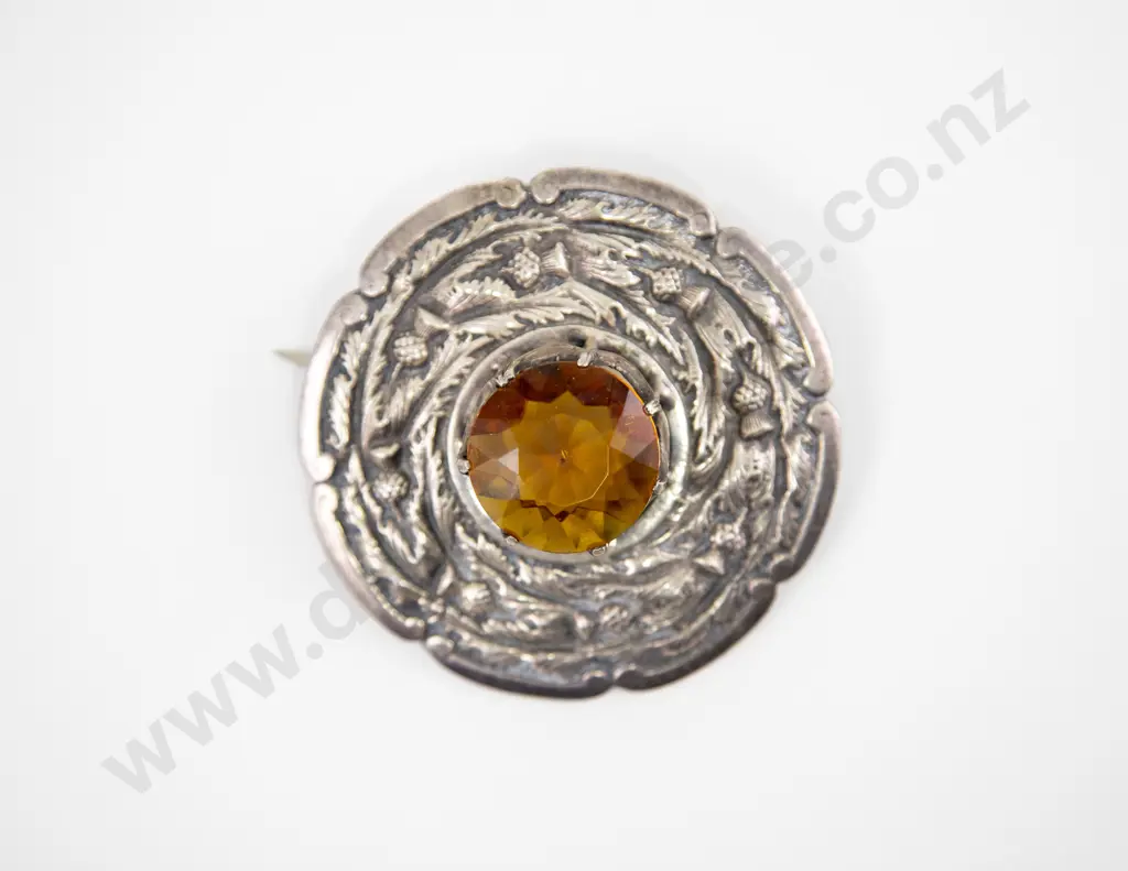 Large S/S Scottish Kilt Brooch Image 1++