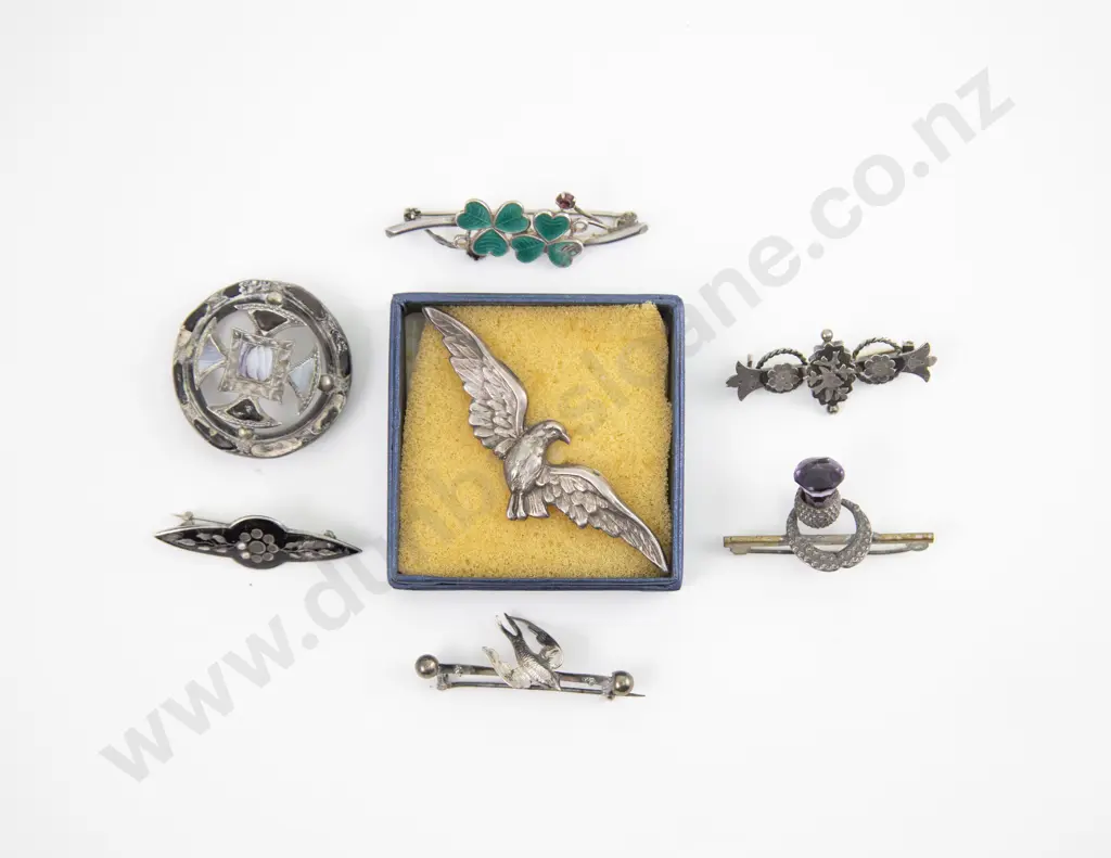 Two Victorian S/S Scottish Brooches with Five Others Image 1++