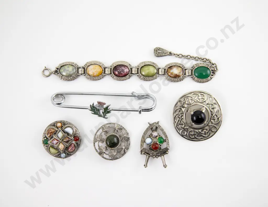 Collection of Assorted Scottish Jewellery Image 1++