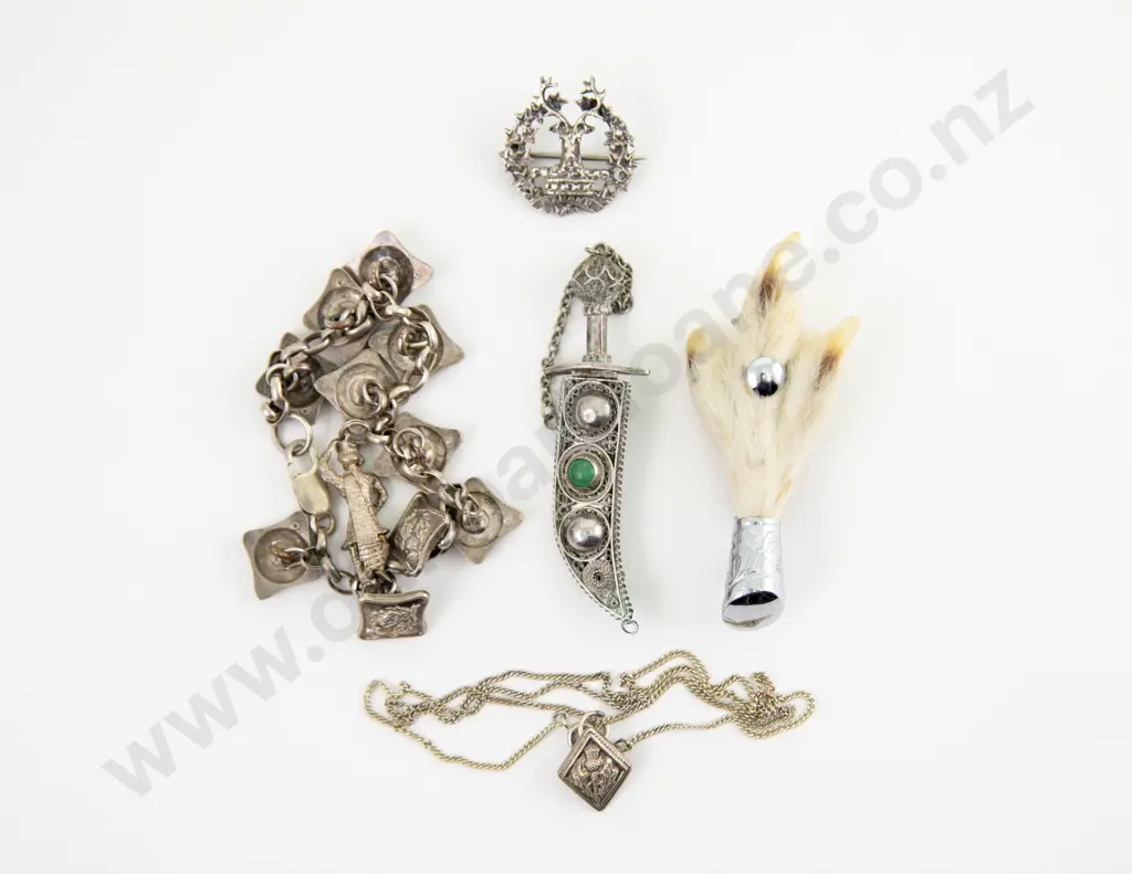 Collection of Assorted Scottish Jewellery Image 1++