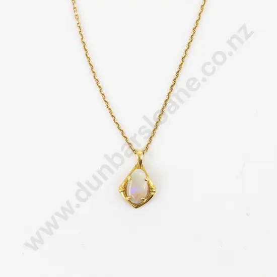 18ct/15ct Single Opal Pendant on Chain