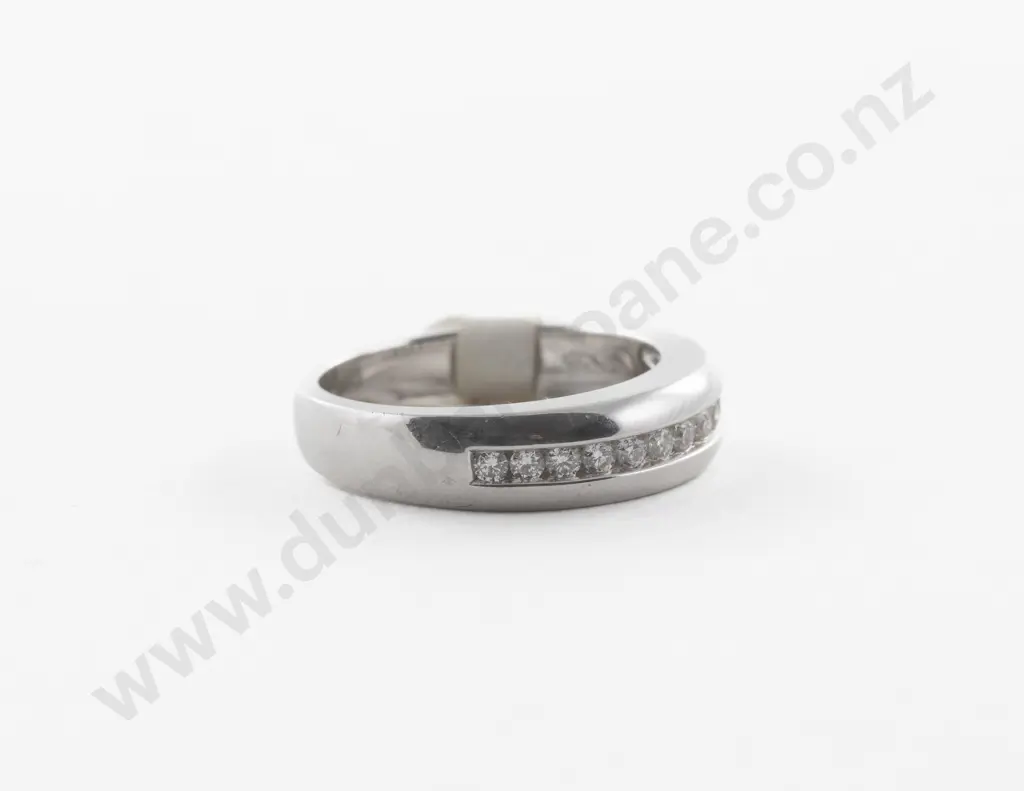 18ct White Gold Twelve Stone Diamond Band Ring Image 1++