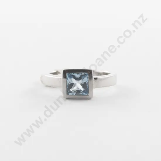 9ct White Gold Single Topaz Ring