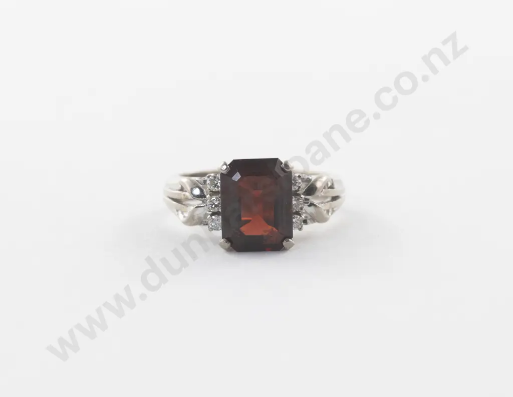 14ct Seven Stone Garnet and Diamond Ring Image 1++