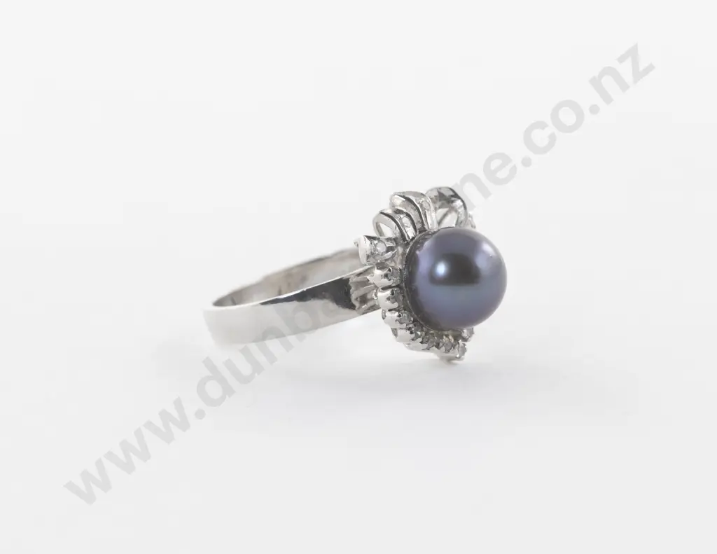 14ct White Gold 17Stone and Single Cultured Pearl Diamond Ring Image 1++