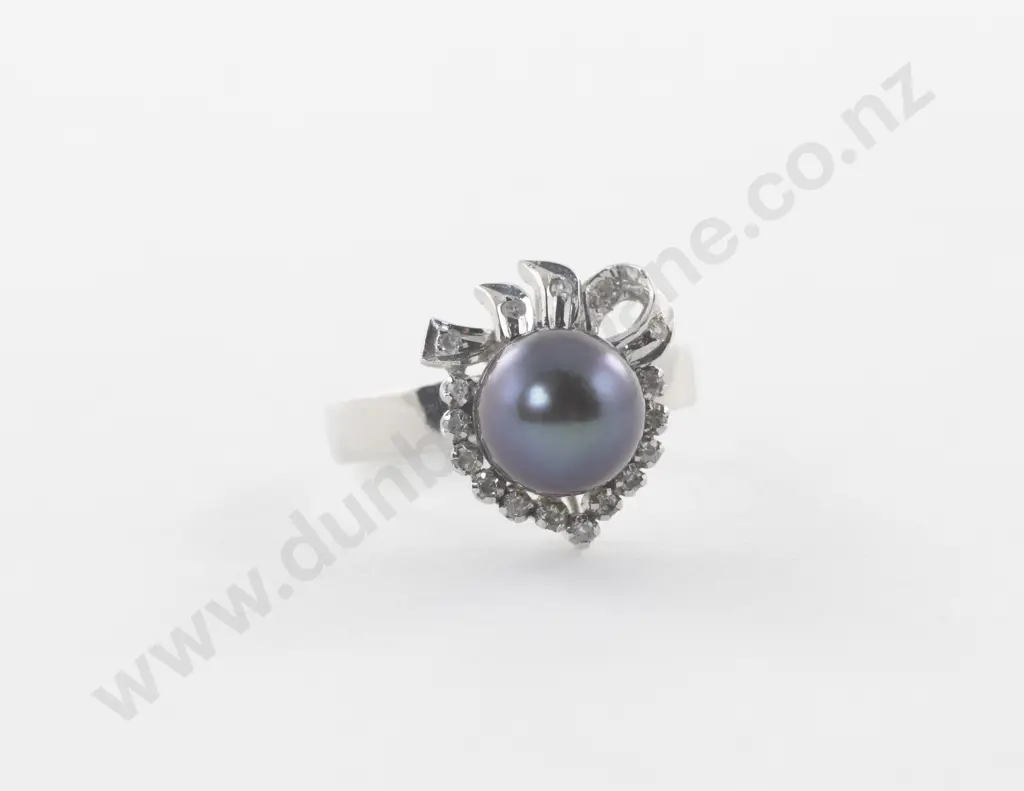 14ct White Gold 17Stone and Single Cultured Pearl Diamond Ring Image 1++