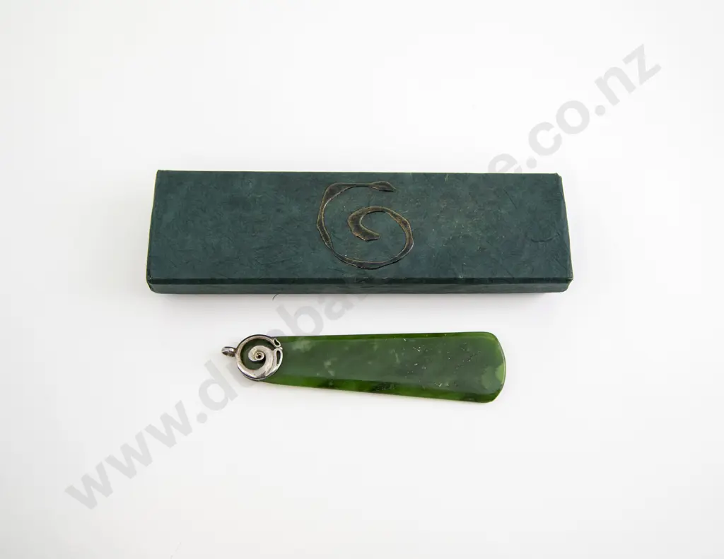 NZ S/S Mounted Greenstone Pendant Image 1++