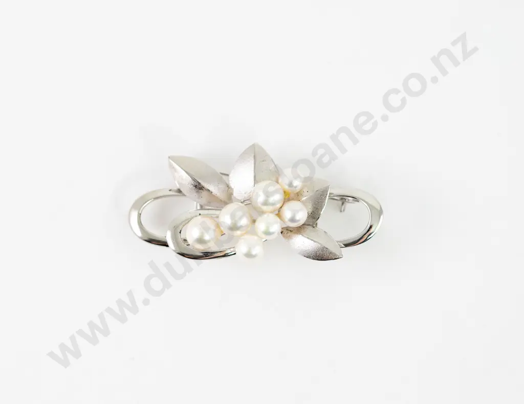S/S Seven Cultured Pearl Leaf Spray Brooch Image 1++