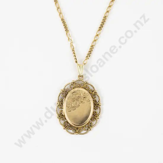 9ct Oval Photo Locket on 9ct Mixed Curb Link Neck Chain