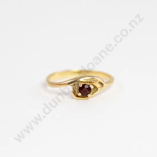 9ct Single Garnet Ring