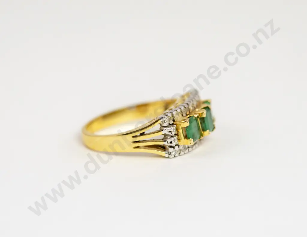 14ct 24Stone Diamond and Emerald Ring Image 1++