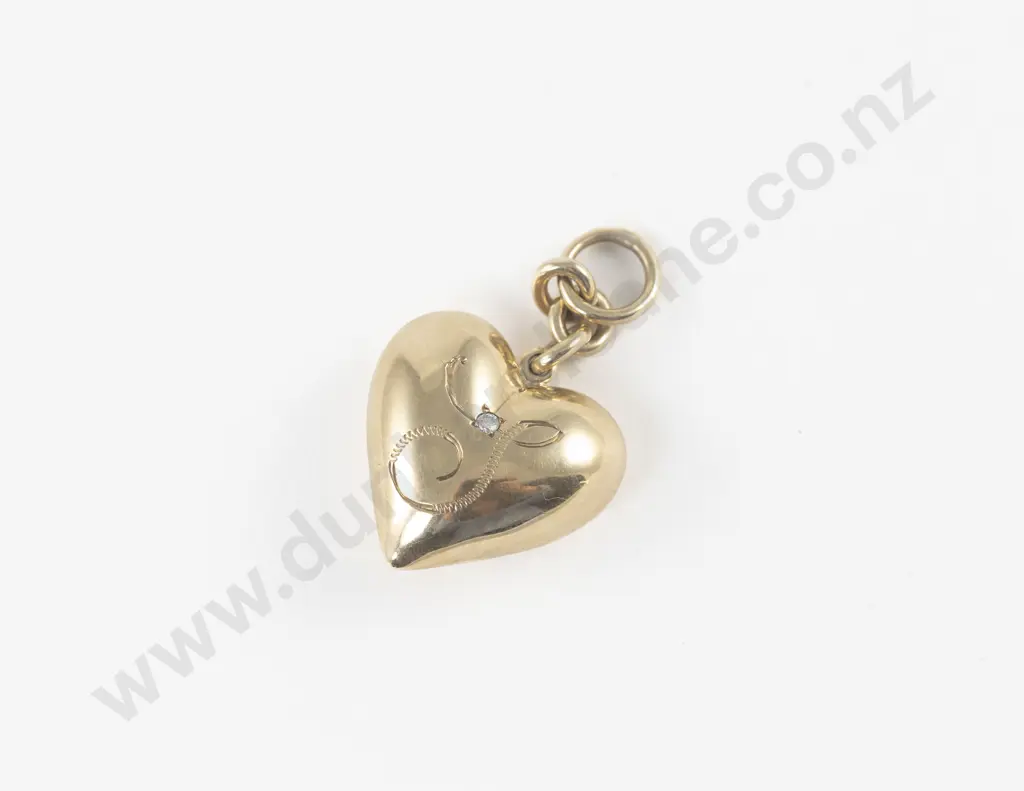 9ct Single Diamond Heart Pendant Image 1++