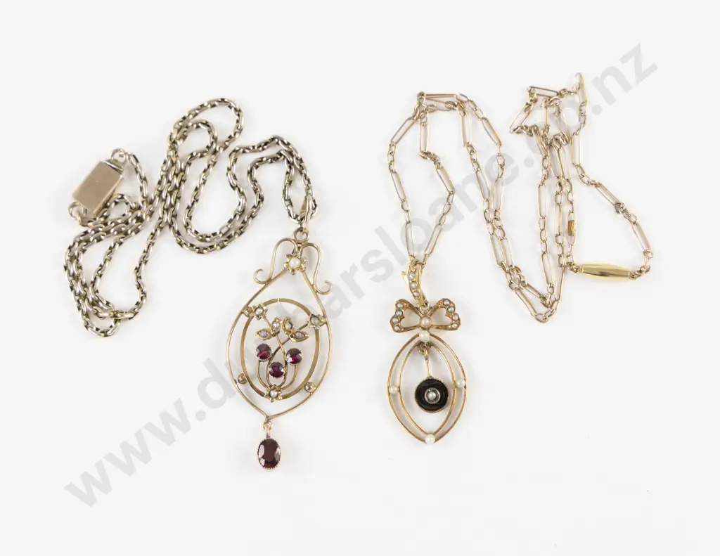 Edwardian 9ct Seed Pearl Pendant Image 1++