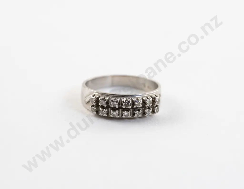 18ct White Gold 14Stone Diamond Band Ring Image 1++
