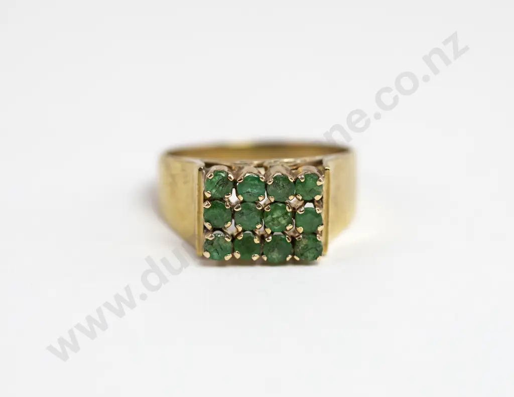 9ct Twelve Stone Emerald Ring Image 1++