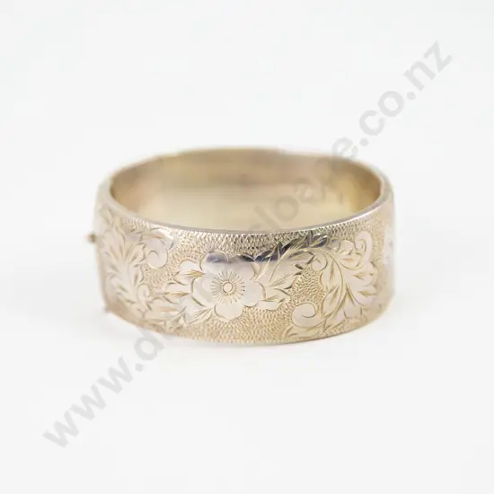 S/S Half Engraved Hinged Snap Bangle