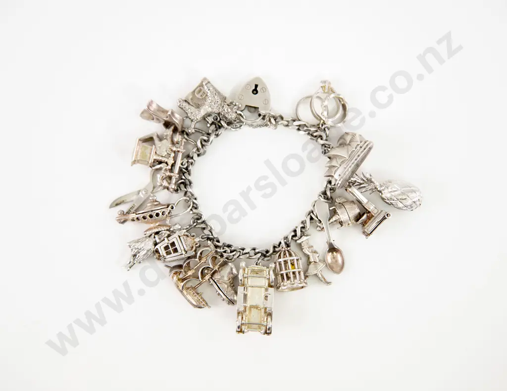 S/S Curb Link Charm Bracelet Image 1++
