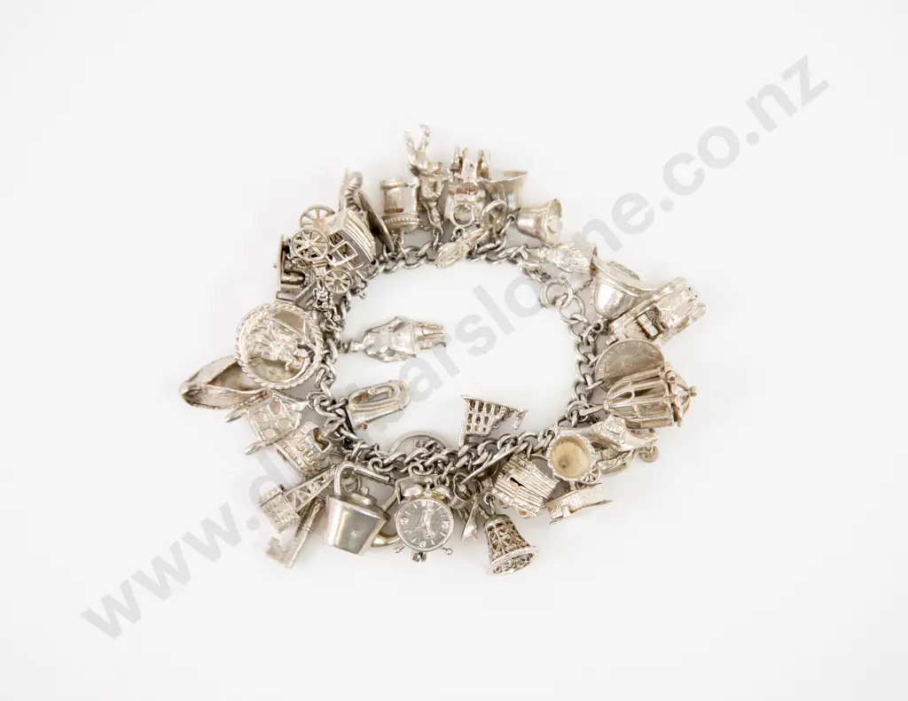S/S Curb Link Charm Bracelet Image 1++