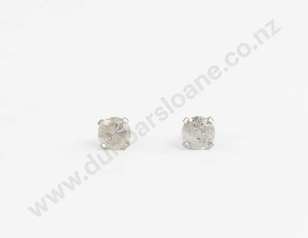 Pair 14ct White Gold Diamond Stud Earrings Image 1++
