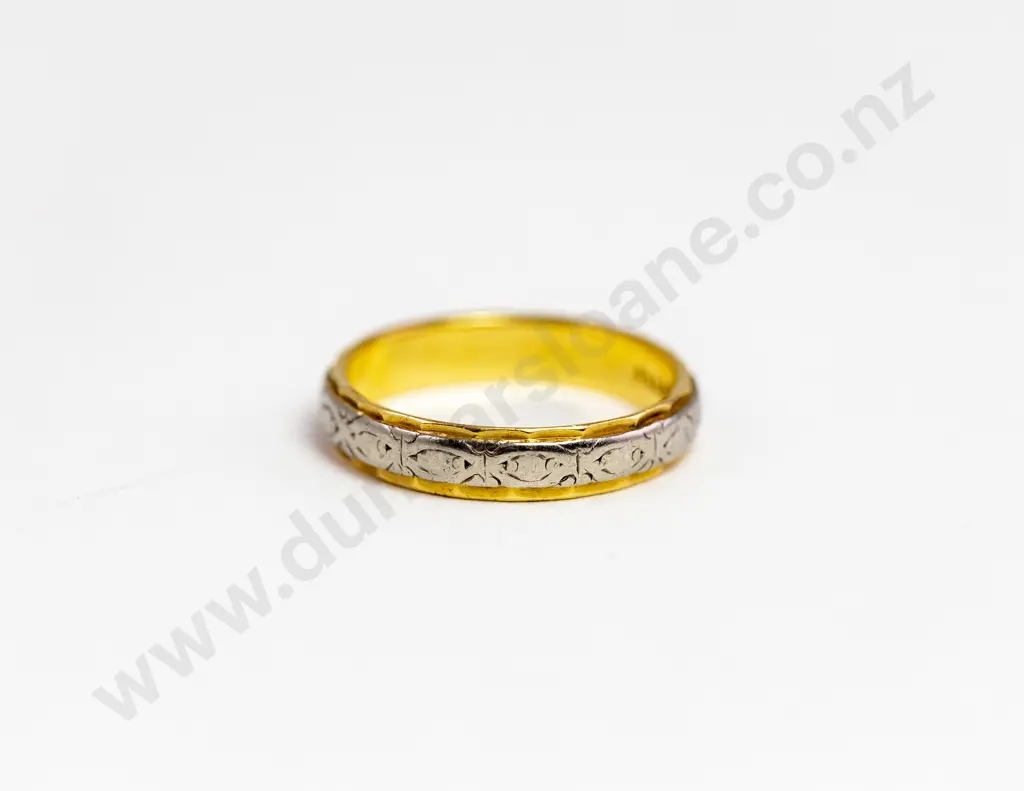 9ct and Palladium Wedding Band Image 1++